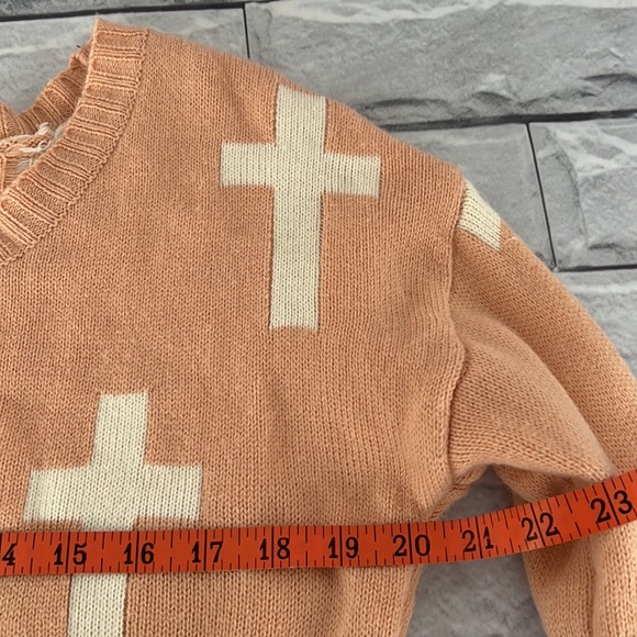 Knitted crosses  sweater - Picture 8 of 9